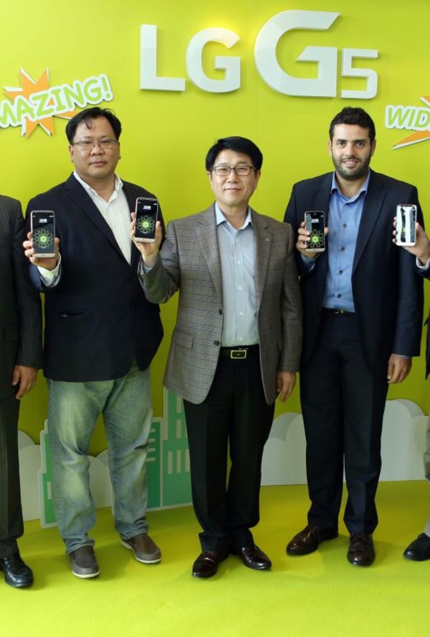 خلال اطلاق الهاتف الجديد