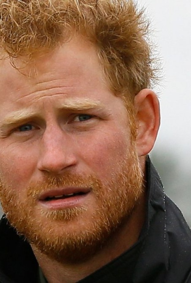 الأمير هاري.. الرجل الأكثر وسامة في العائلة المالكة البريطانية