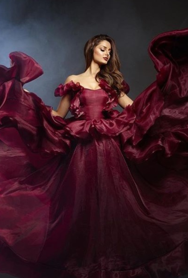 فستان للعروس من ماهلاغا