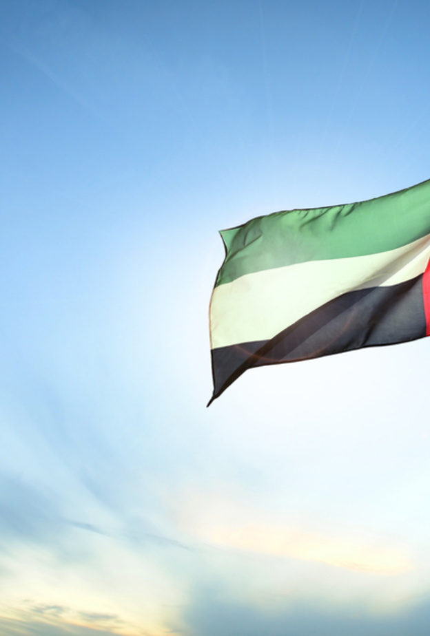 الإمارات ترحب بعودة حاملي الإقامات السارية المتواجدين خارج الدولة