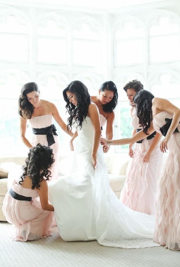 صديقات العروس