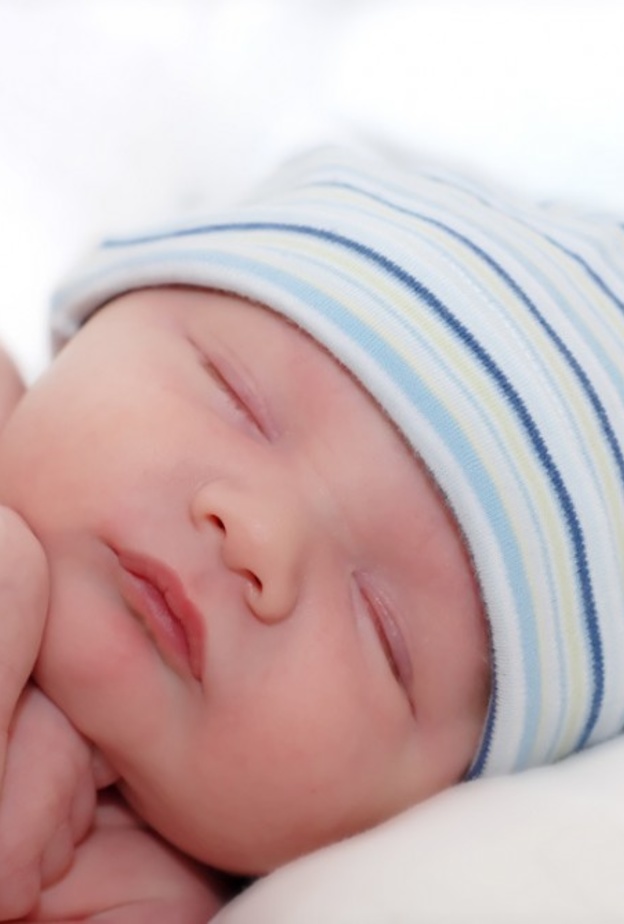 العثور على طفلة حديثة الولادة