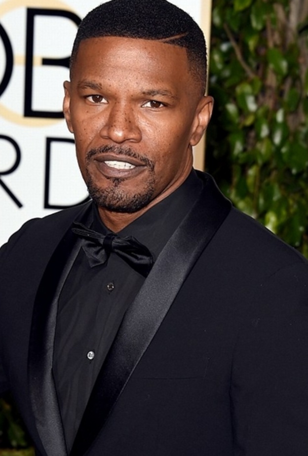 جيمي فوكس يتحدث عن قصة إنقاذه لحياة سائق في سيارة محترقة