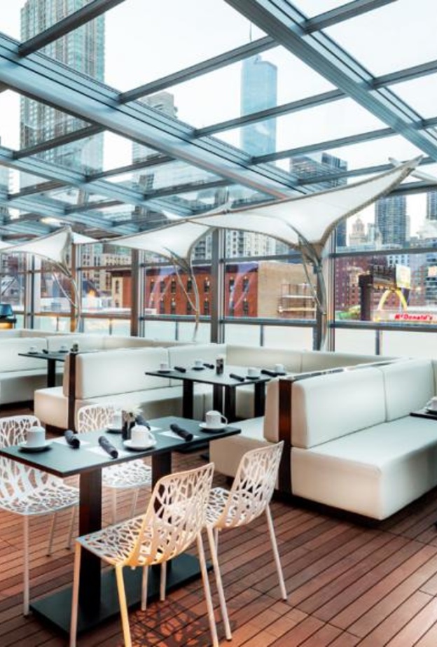 فندق  The Godfrey في مدينة شيكاغو 