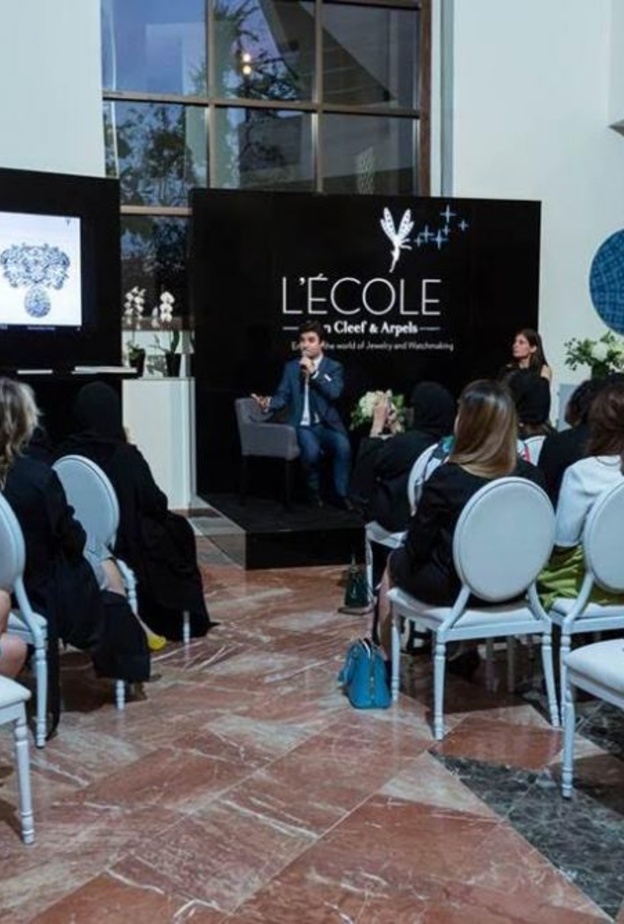 للمرة الاولى "إكتشاف تاريخ المجوهرات" مع مدرسة دار Van Cleef & Arpels في الامارات