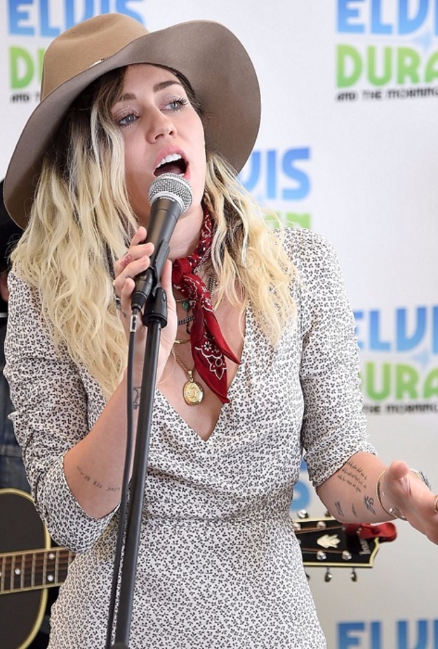 مايلي سايرس تدخل في حرب جديدة