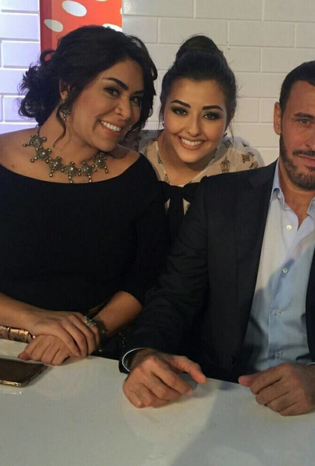 كاظم مع كريستين ونجاة فى التدريبات