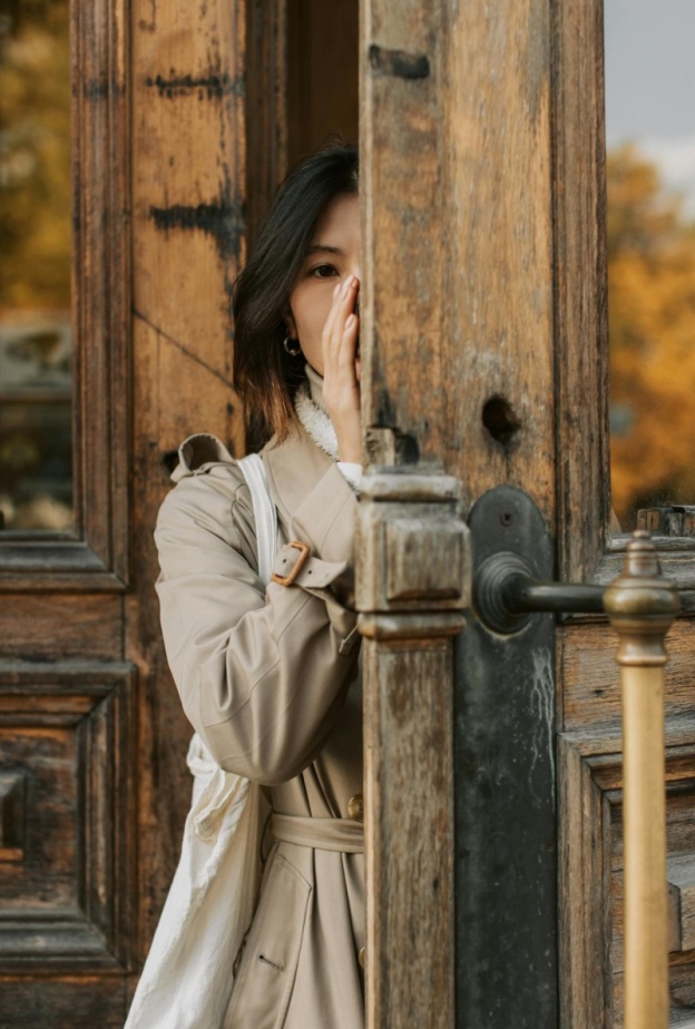 تعرفي على صفات شخصية المرأة الكتومة وكيفية التعامل معها