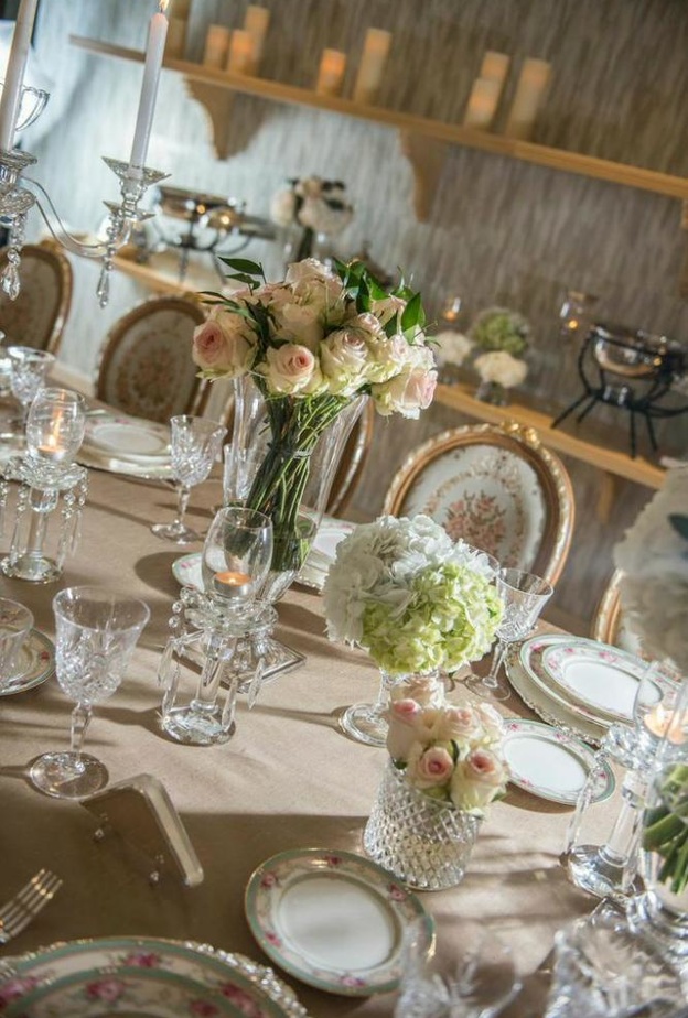 تفاصيل تحضيرات مأدبة عشاء من دبيازة 