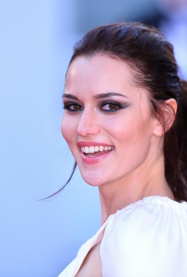 الممثلة التركية فهرية افجين