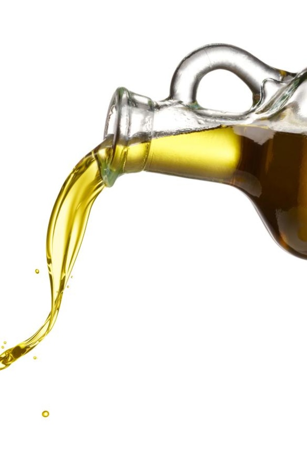 استخدمي زيوت طبيعية صحية أفضل لشعرك 