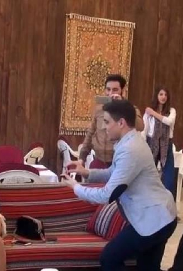 طلب يدها  .. فرفضت