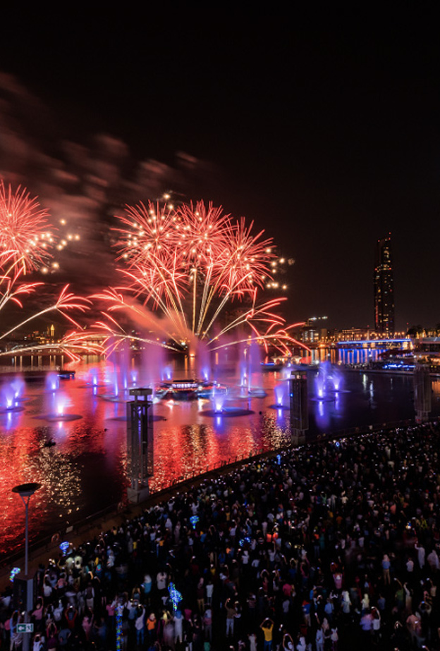 أكبر احتفالية لمهرجان الأضواء والشموع في دبي