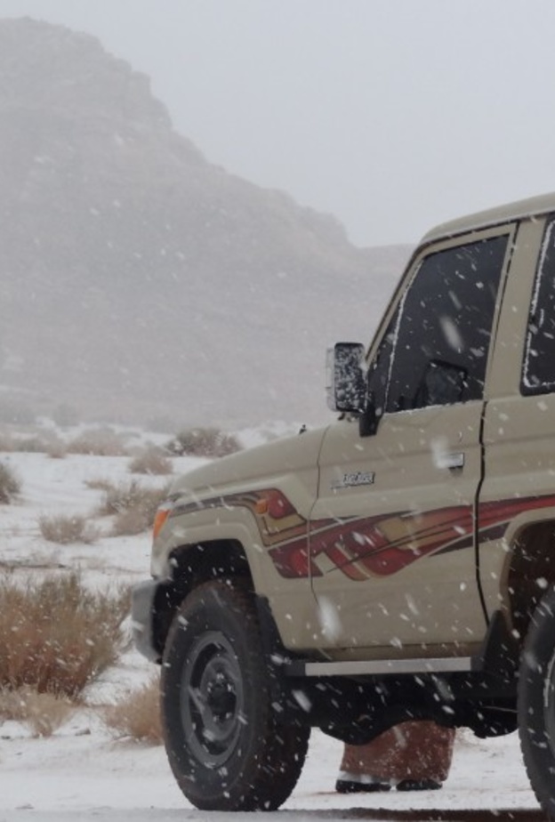 سقوط الثلوج في تبوك شمال المملكة