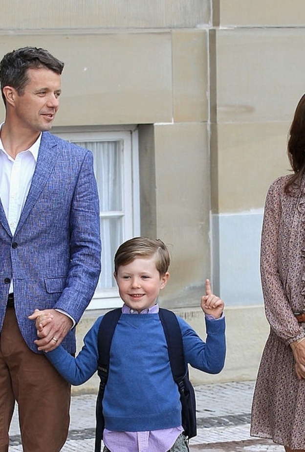 الأميرة مارى مع زوجها وابنها