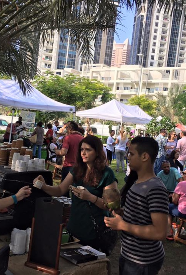 ذا فارمرز ماركت .. أطعمة ومنتجات عضوية مباشرةً من مزارع الإمارات