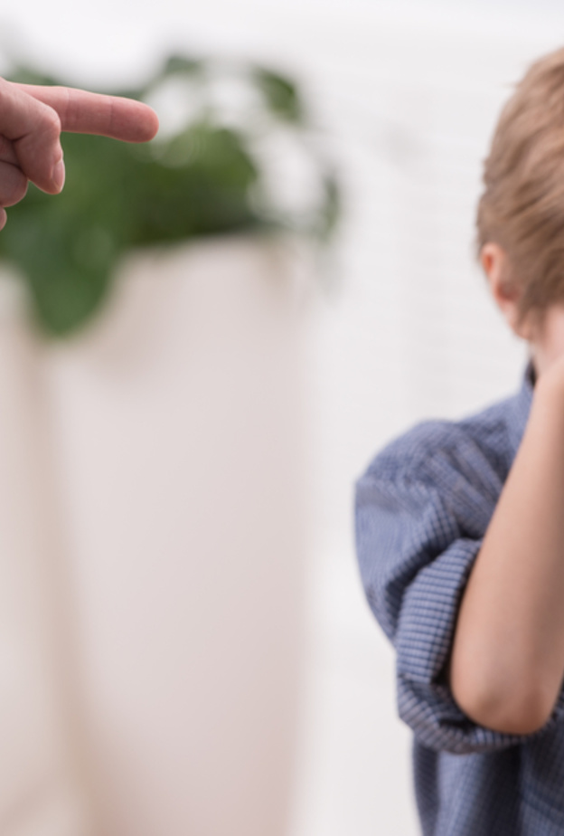 يجب الإنتباه جيدا لما يلقى على مسامع الطفل 