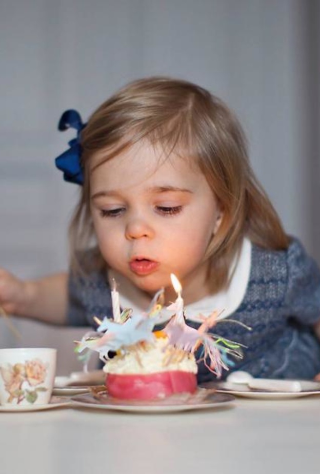 ليونور تطفيء شمعتها الثانية