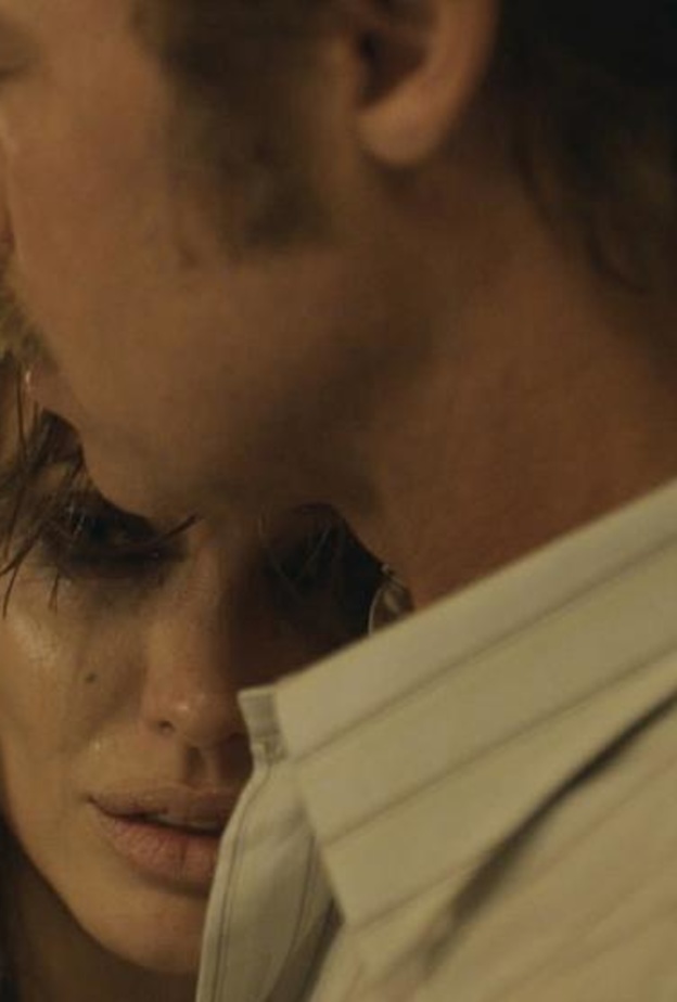 أنجيلينا جولي وبراد بيت  بدئا في إجراءات الطلاق