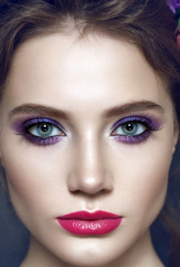 اختاري إطلالتك المفضلة باللون البنفسجي