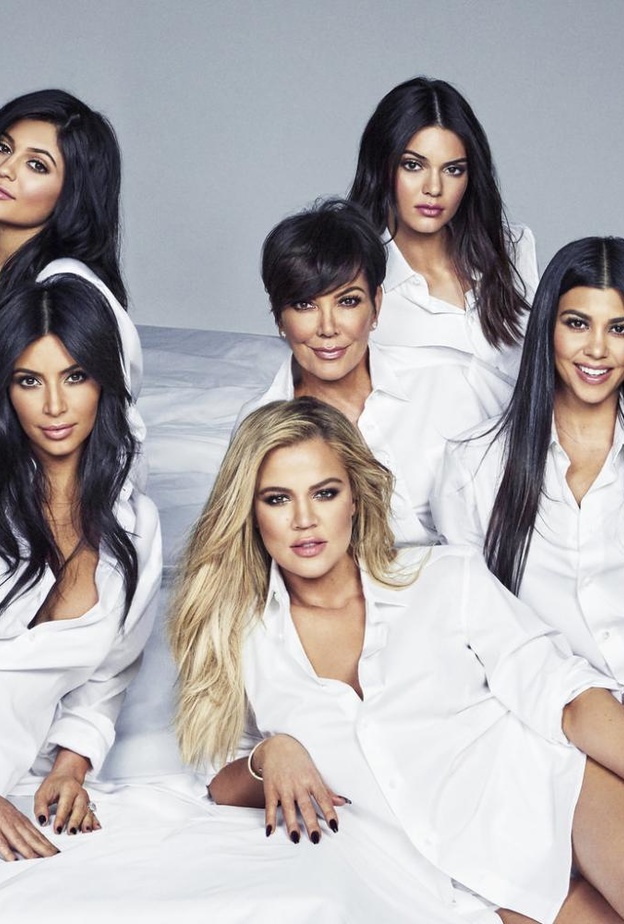 مطالبة ال كارداشيان بـ 180 مليون دولار بعد تهم بالنصب والاحتيال