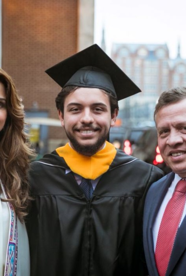 الملك عبدالله والملكة رانيا يحضران حفل تخريج الأمير حسين من جامعة جورج تاون