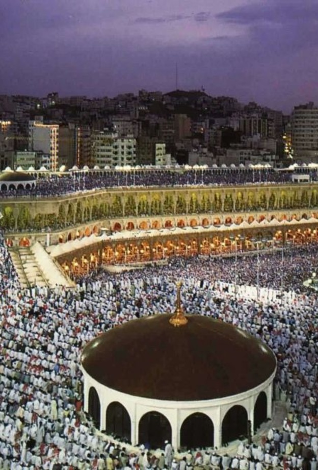 يزداد عدد المعتمرين بشكل كبير في شهر رمضان المبارك 