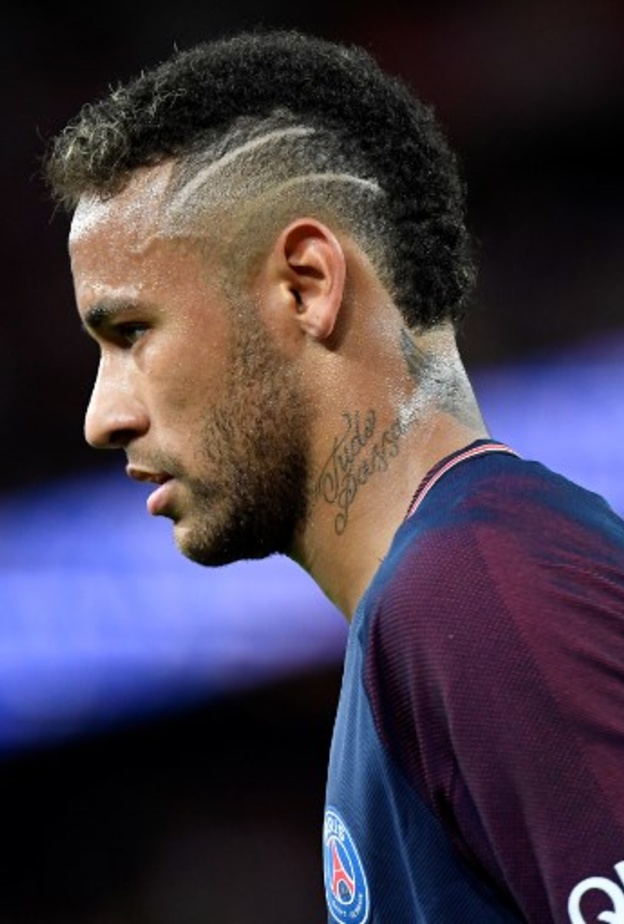 نيمار حزين على زملائه في برشلونة