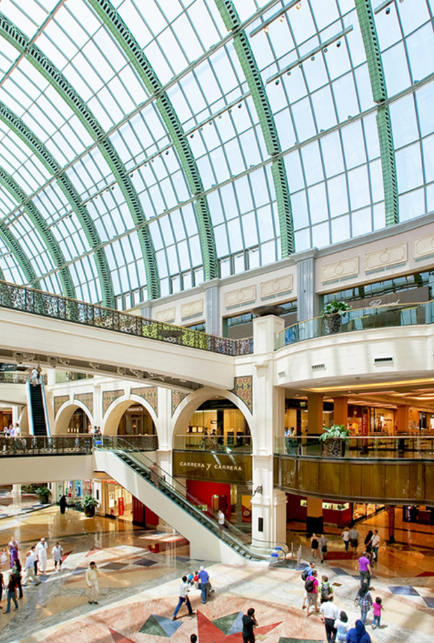 عروض التسوق المسائية في مول الإمارات ضمن مهرجان دبي للتسوق 2019