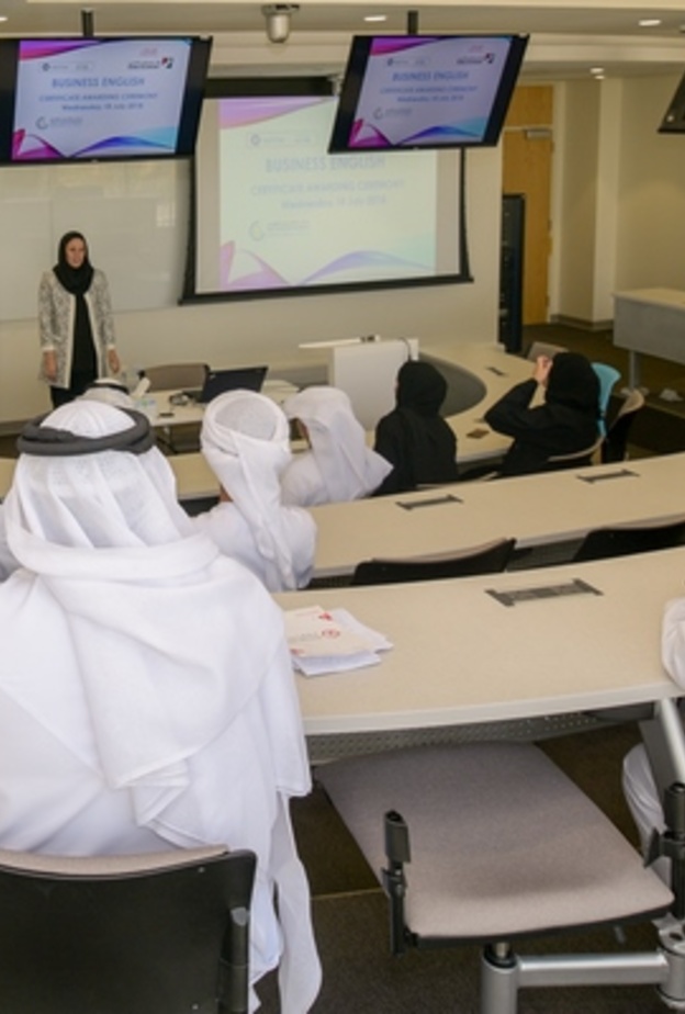 6 برامج تدريبية جديدة لتعليم العربية باللهجة الإماراتية في جامعة دبي