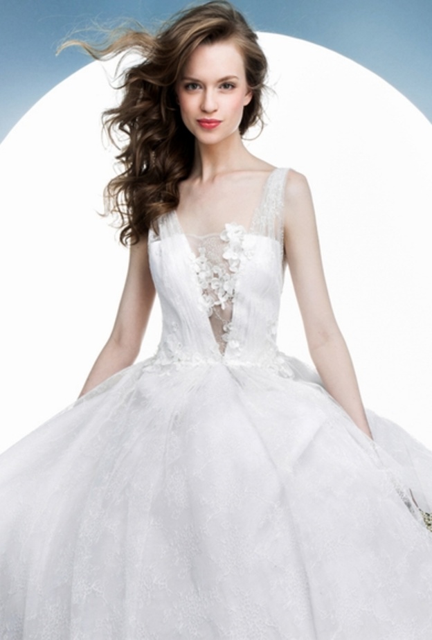 10 فساتين زفاف رائعة من انجيل سانشيز