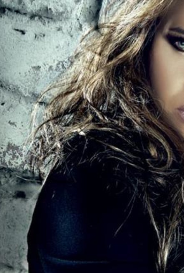 نيللي كريم اخيرا افرجت عن صورتها مع والدتها