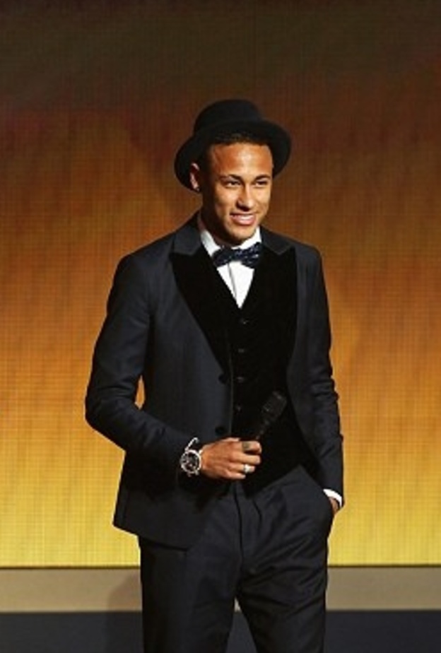 كريستيانو رونالدو يساعد نيمار