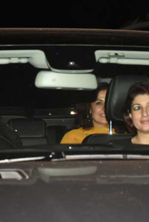  اكشاي كومار وزوجته في العرض الخاص بفيلمه