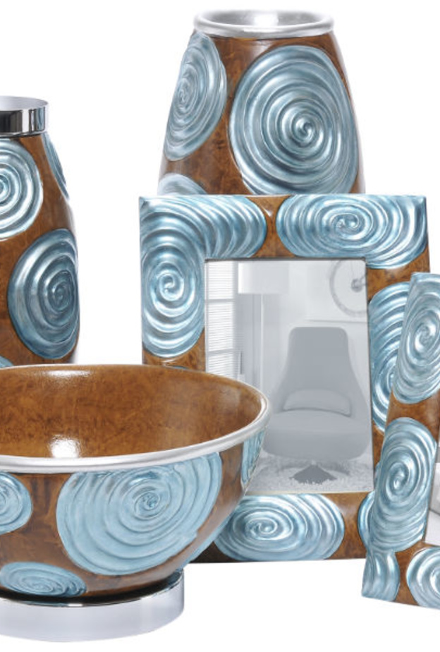 سلسلة من التحف والمزهريات السيراميك بلون التركواز من مجموعة هومز ار اص