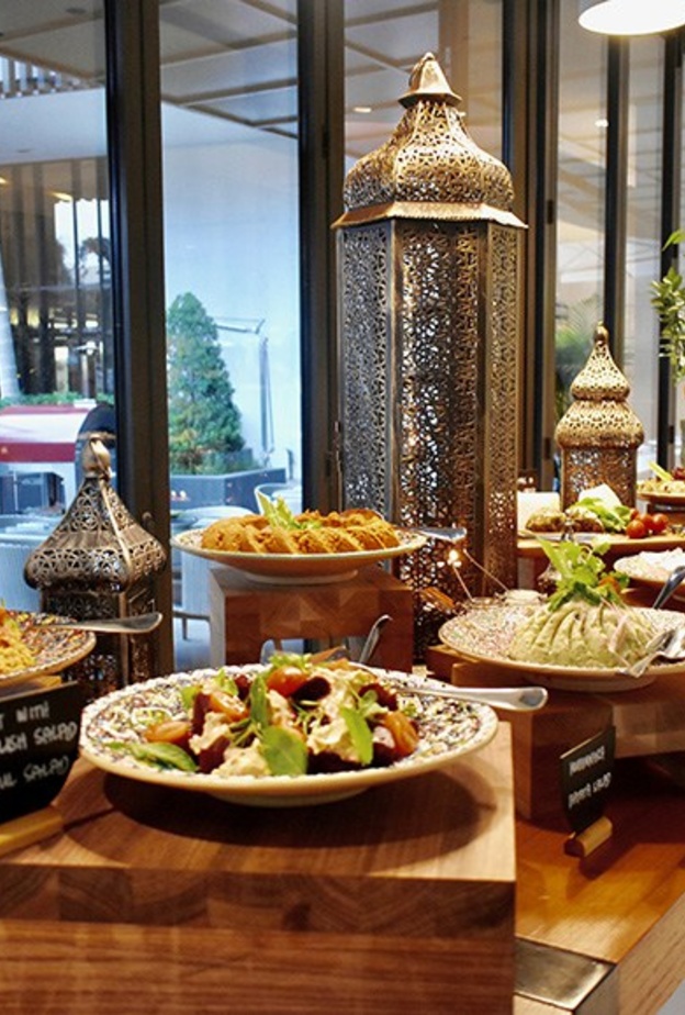 الإفطار في مطعم شيفال في فندق لافيل في سيتي ووك