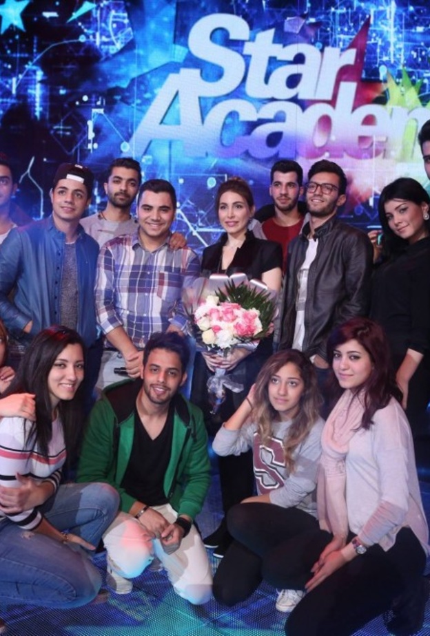 طلاب ستار أكاديمي حول نجمة البرايم الأخير يارا