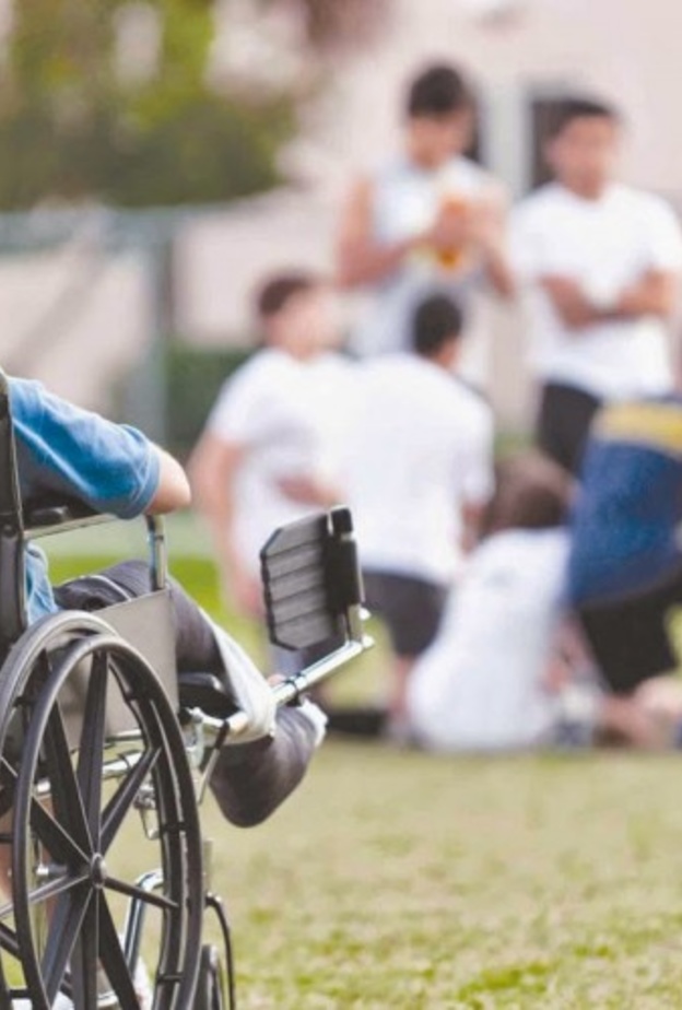 سيدة سعودية تعود للمشي بعد مدة طويلة