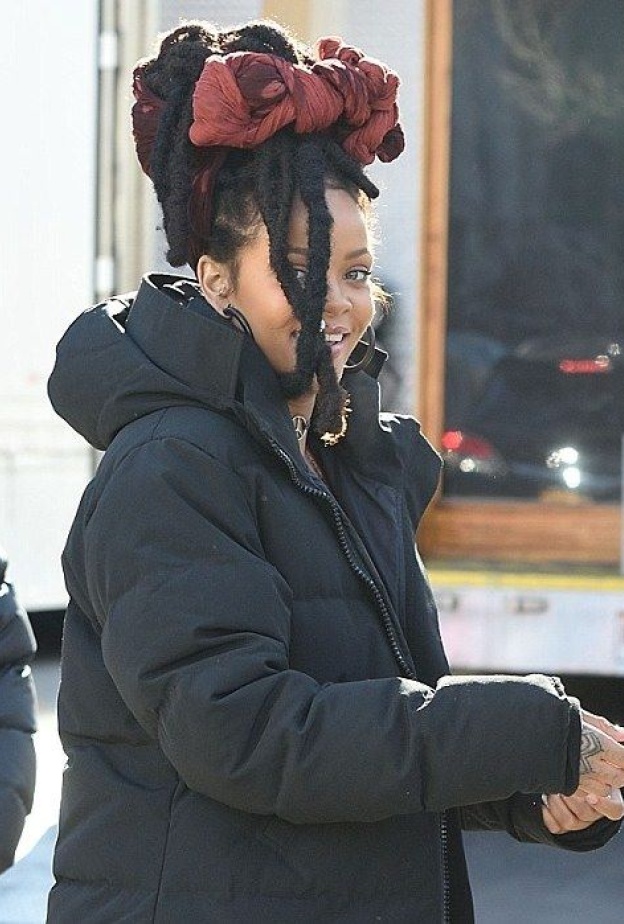 ريهانا بأغرب إطلالة لها على الإطلاق .. فهل أعجبتكم؟