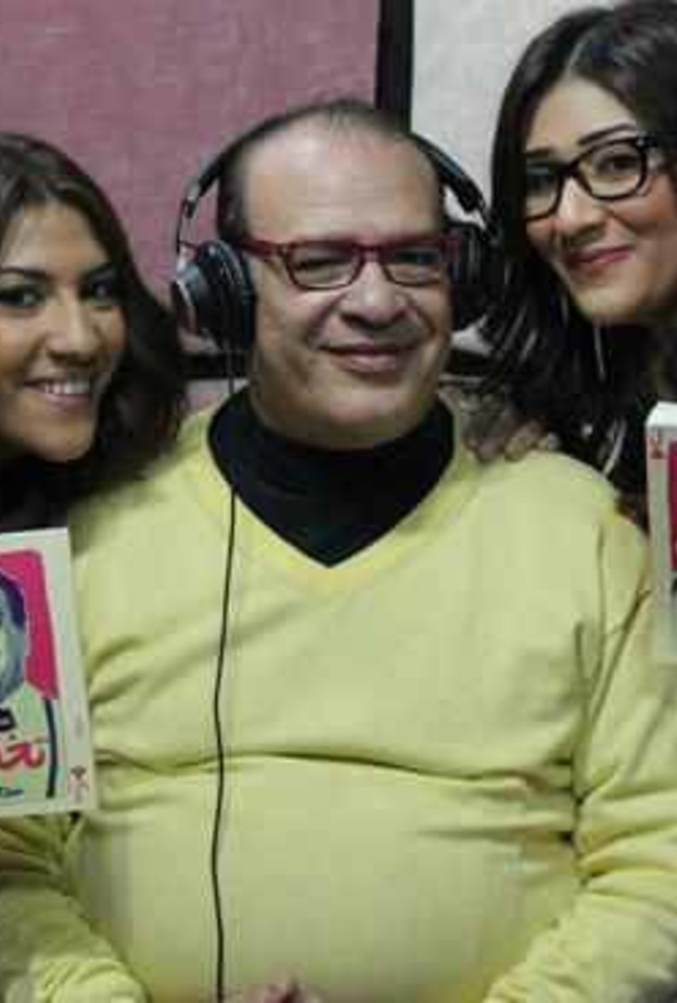 صلاح عبدالله مع ابنتيه