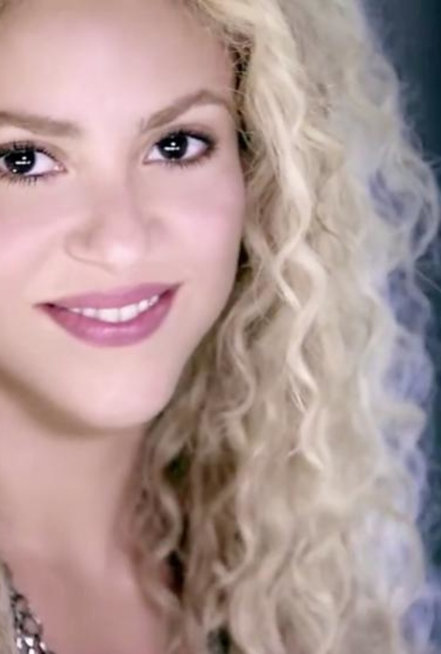 لبنانية الاصل شاكيرا