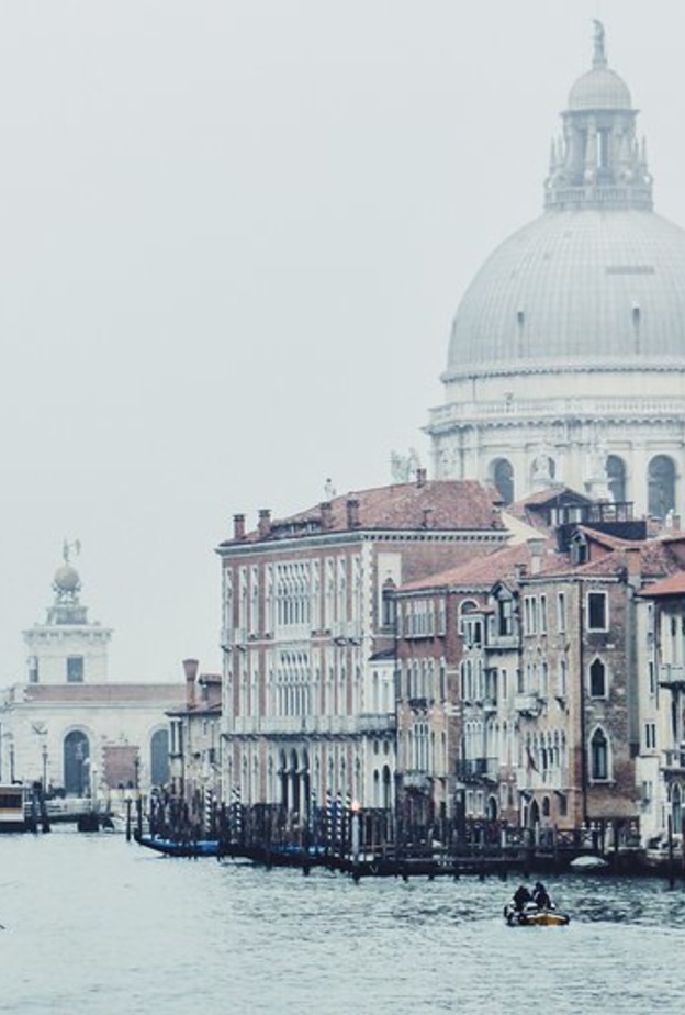 البندقية .. درة إيطاليا وموطن المواقع التاريخية أجمل في الشتاء