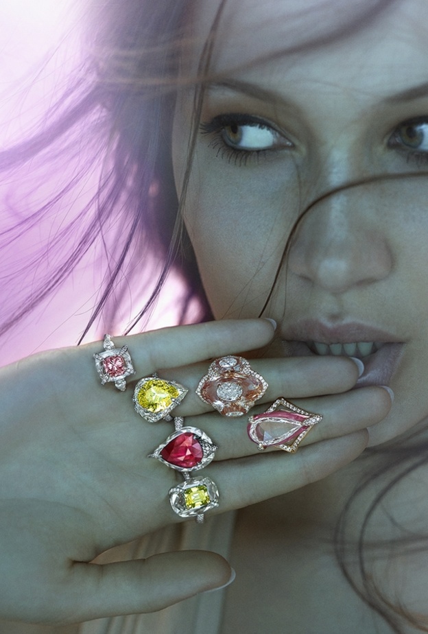 بيلا حديد هي نجمة الحملة الإعلانية لمجموعة The Oriental Ballet من Boghossian