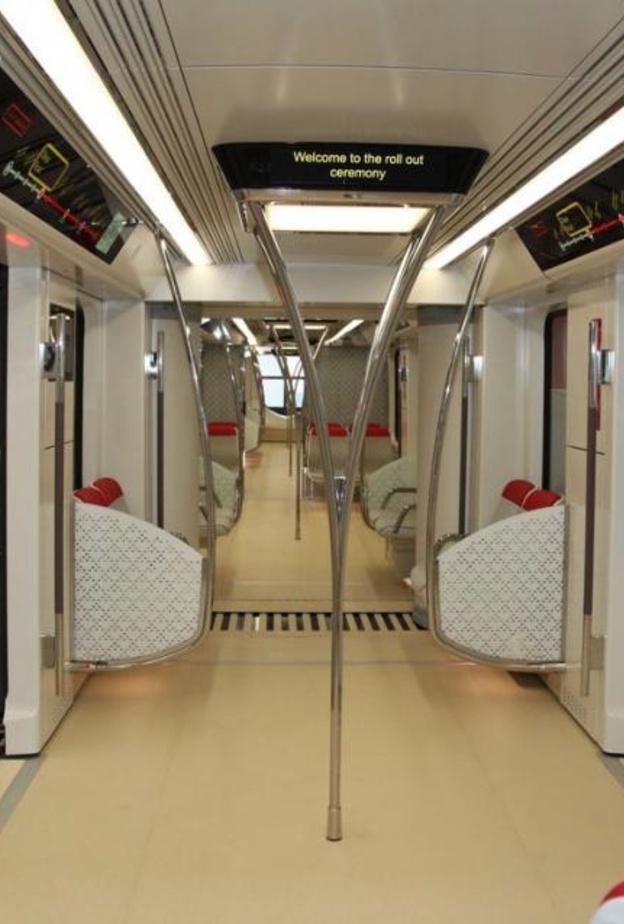 يحتوي كل قطار على مابين 55 و133 مقعداً