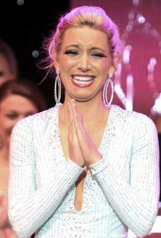 كارا ماكولوم  ملكة جمال نيوجيرسي قضت بحادث سيارة