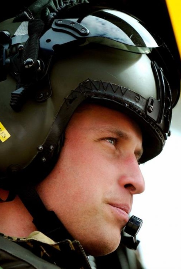 الامير ويليام طائر بالجيش البريطاني