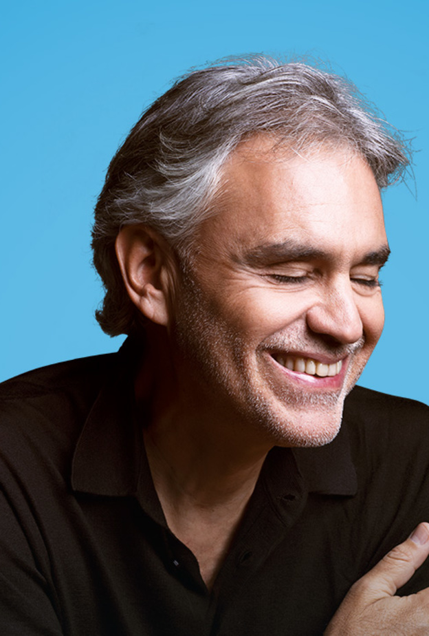 أندريا بوتشيلي .. المغني التوسكاني الشهير في أبوظبي في أبريل المقبل