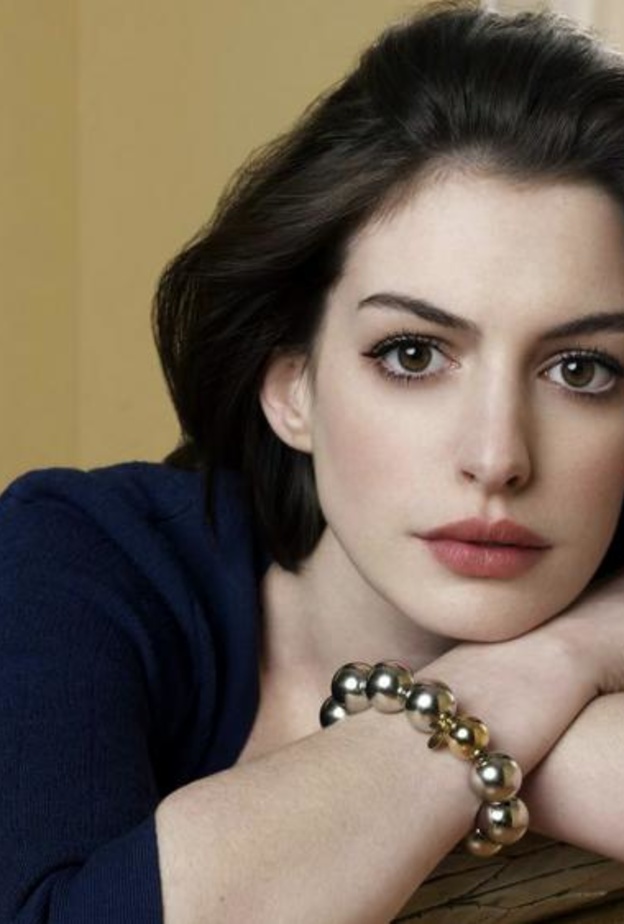 الطبيعة المصطنعة التي تميز شخصيتها