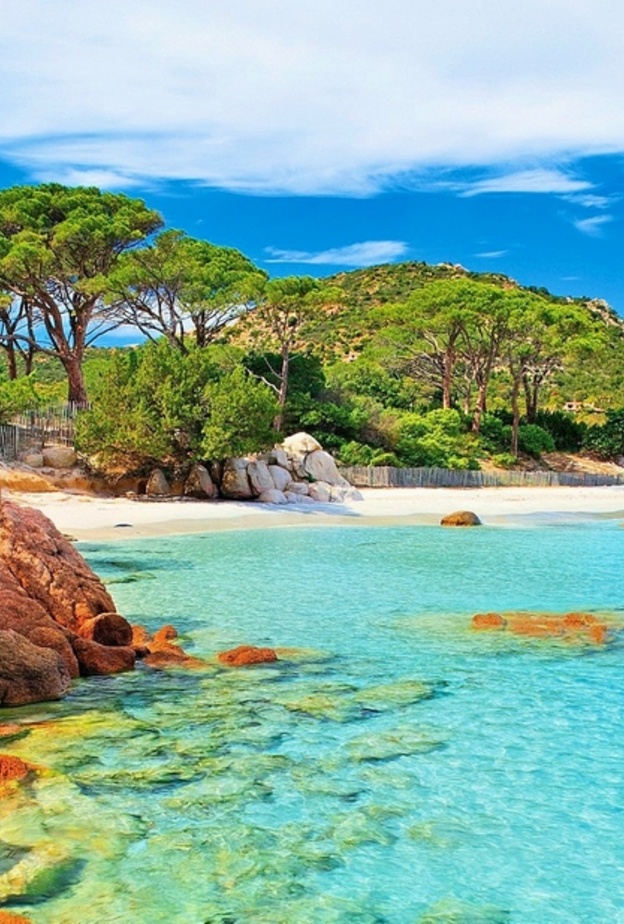 شاطئ  Palombaggia، جزيرة كورسيكا، فرنسا