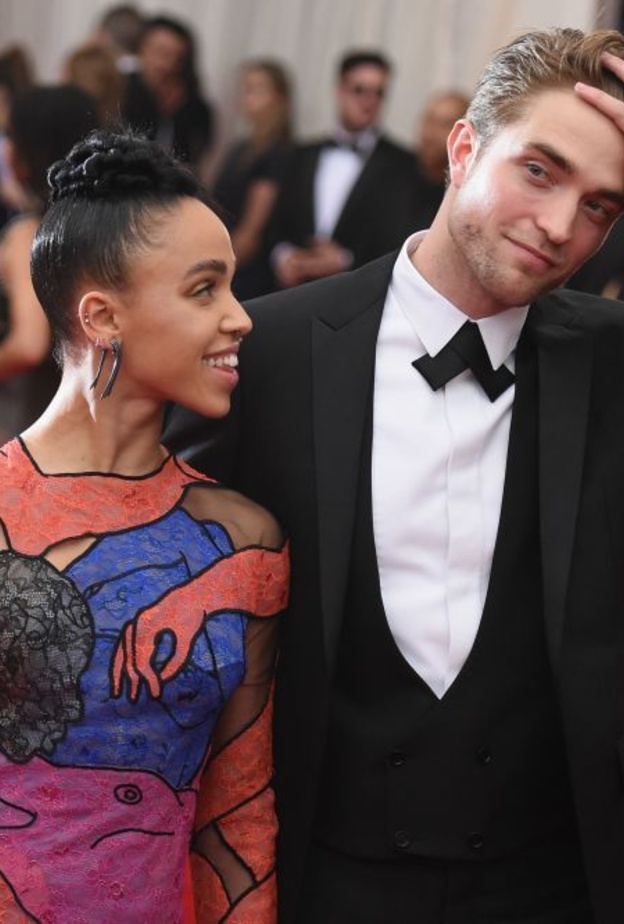 بداية علاقة روبرت باتنسون وإف كيه إيه تويجز